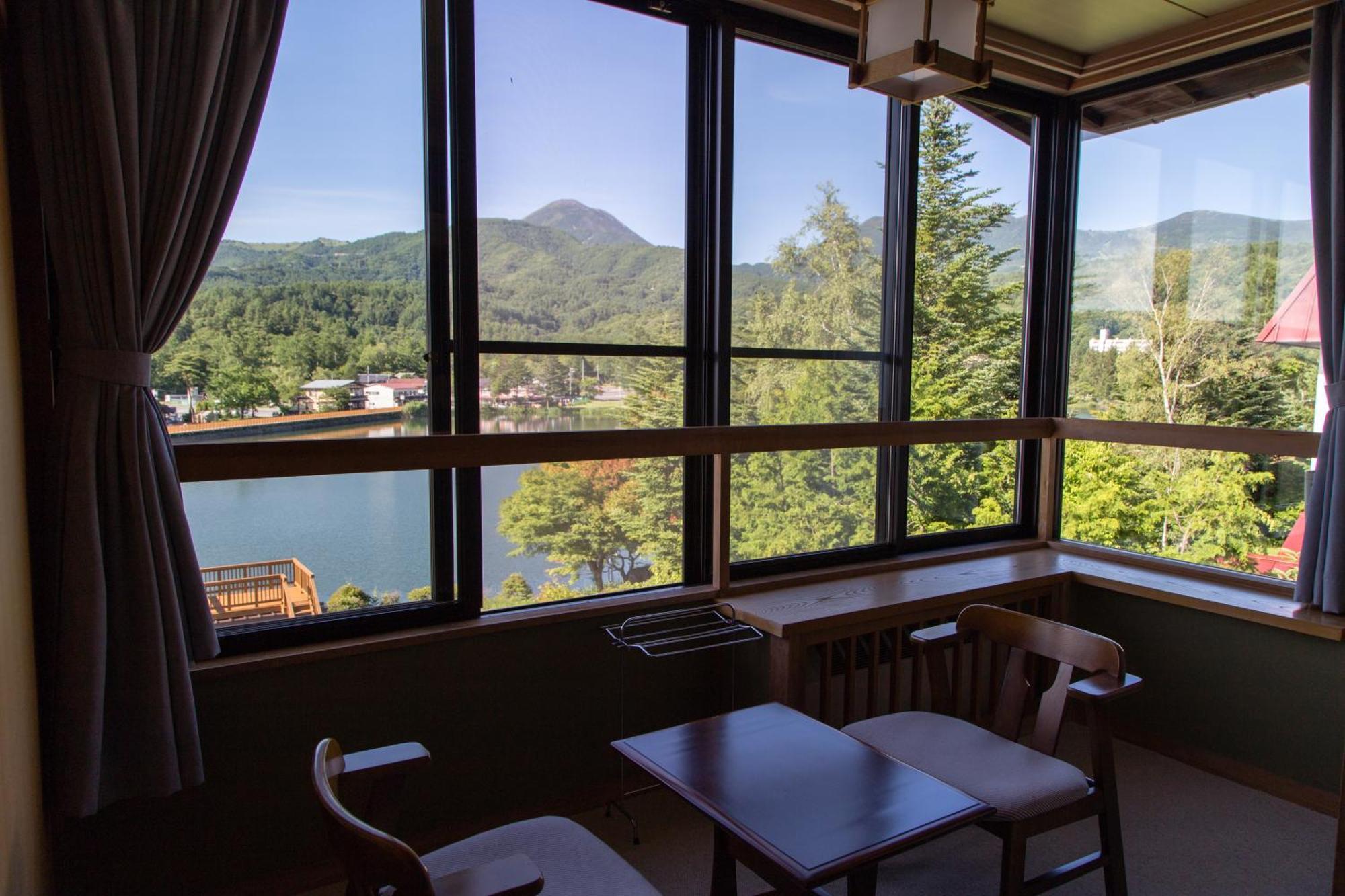 Hytter Lakeside Lodge Chino Ngoại thất bức ảnh